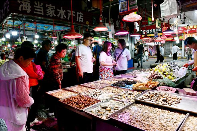 这些“美食圈”绝对颠覆你的胃…… 市北美食“夜江湖” 越夜越飘香(图4)