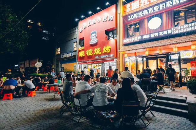 这些“美食圈”绝对颠覆你的胃…… 市北美食“夜江湖” 越夜越飘香(图10)